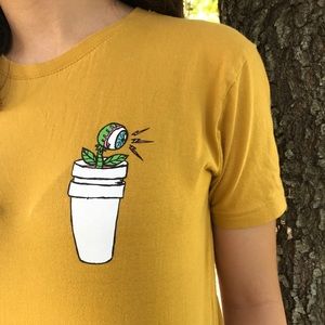 Woman’s Yellow T-Shirt/S